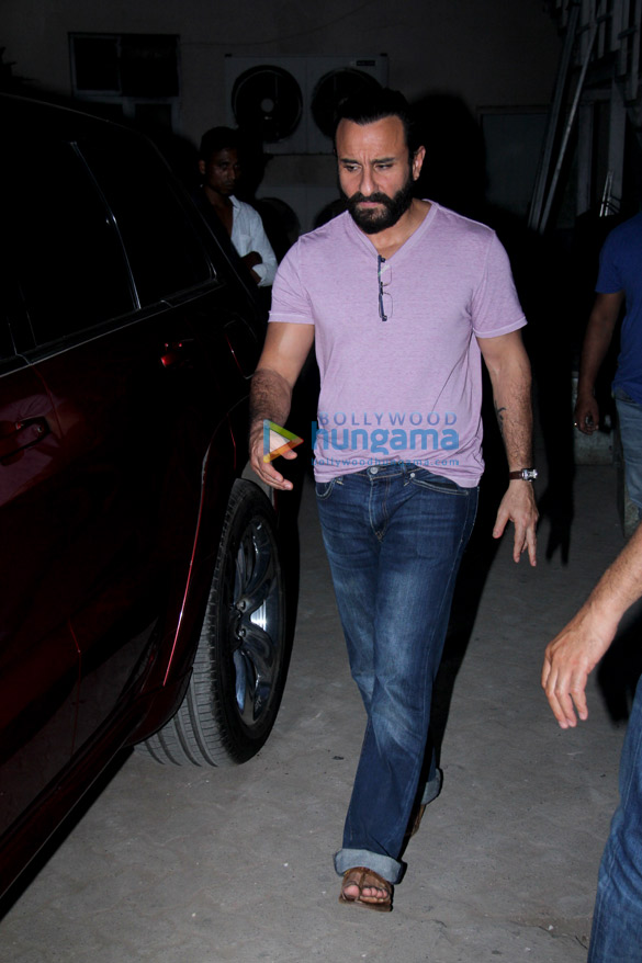 saif ali khan spotted at mehboob studio in bandra 1