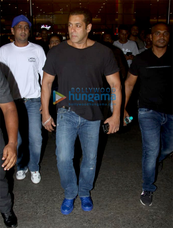 Salman Khan, Ranveer Singh, Katrina Kaif, Kangana Ranaut and others snapped at the airport