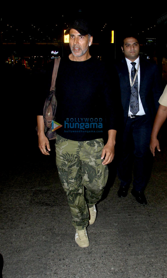sara ali khan ranveer singh and others snapped at the airport1 4