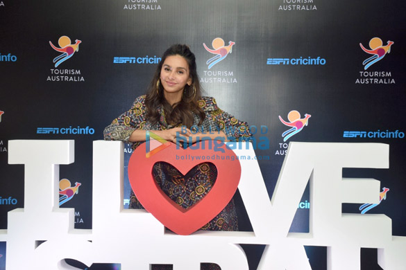 shibani dandekar and former australian cricketers snapped at undiscover australia event 6