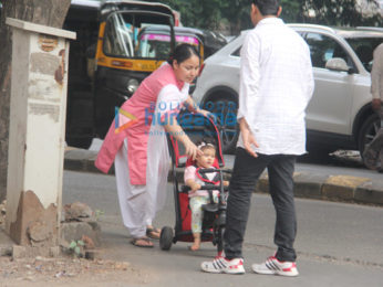 Soha Ali Khan's daughter Inaaya spotted at home