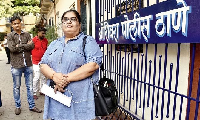 Vinita Nanda records her statement at Oshiwara Police Station
