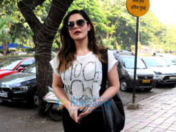 Zareen Khan spotted in Juhu