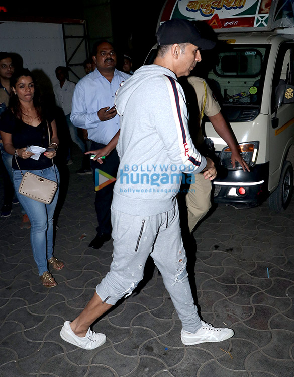 akshay kumar snapped post practise for lux golden rose awards 1