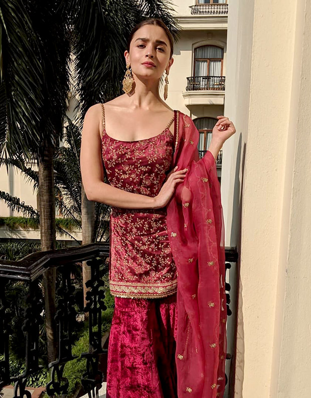Alia Bhatt in Sabyasachi for the Kolkata Film Festival (5)