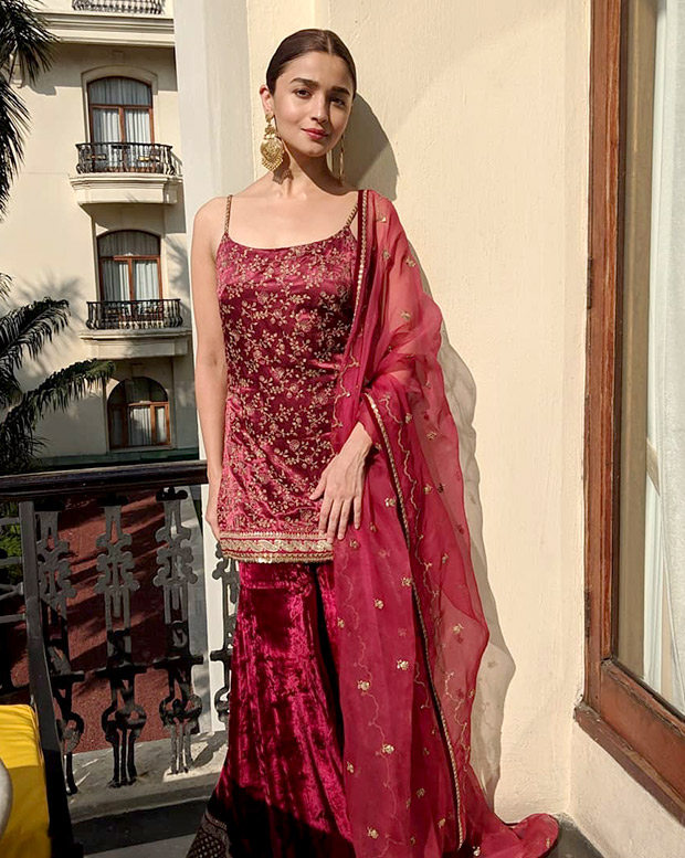 Alia Bhatt in Sabyasachi for the Kolkata Film Festival (7)