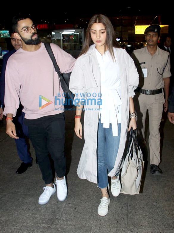 anushka sharma virat kohli alia bhatt and mahesh bhatt snapped at the airport 3
