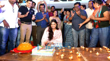 Athiya Shetty celebrating her birthday with the cast & crew of ‘Motichoor Chaknachoor’ in Bhopal