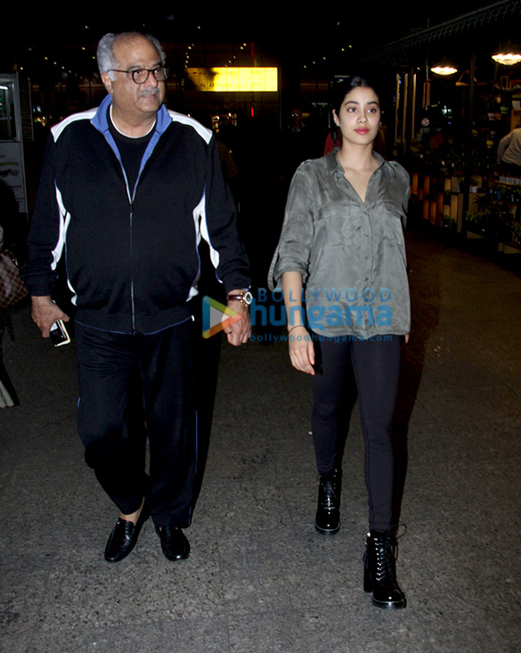 Boney Kapoor, Janhvi Kapoor, Kajol and others snapped at the airport Boney Kapoor, Janhvi Kapoor, Kajol and others snapped at the airport