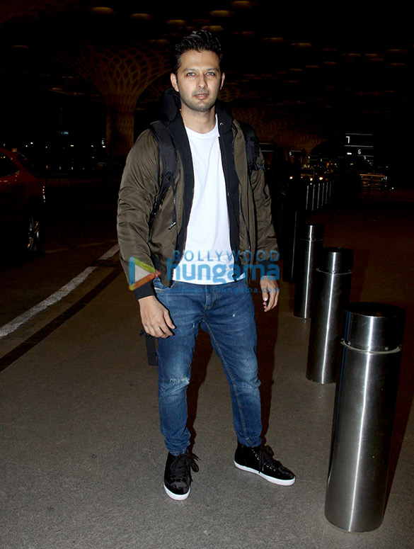 boney kapoor janhvi kapoor kajol and others snapped at the airport 6