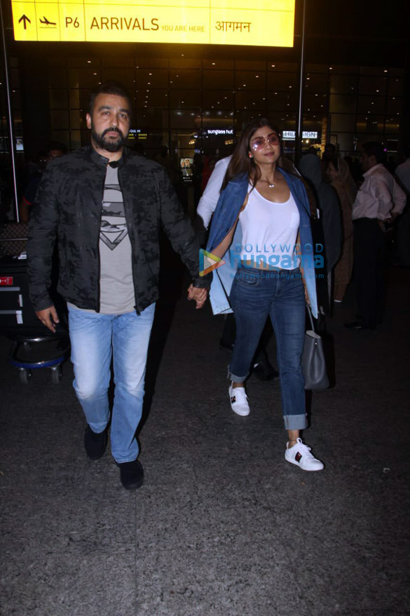 boney kapoor janhvi kapoor kajol and others snapped at the airport6