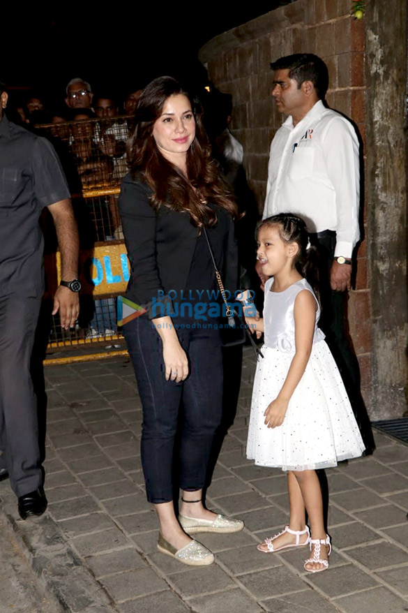 celebs snapped at amitabh bachchans house 3