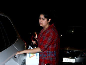 Janhvi Kapoor, Khushi Kapoor, Anshula Kapoor and Boney Kapoor snapped after dinner at JW Marriott in Juhu