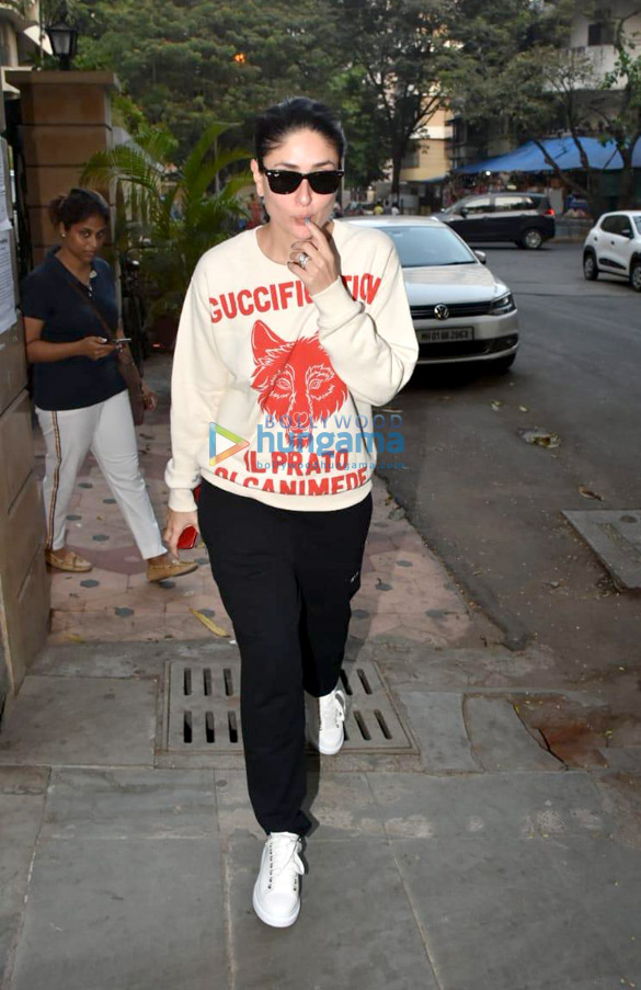 kareena kapoor khan spotted in bandra 00212