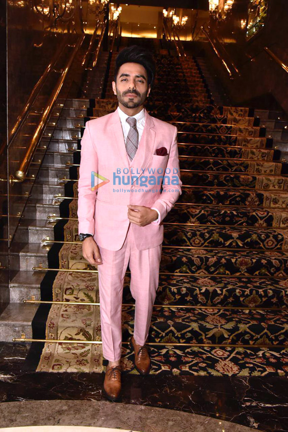 kareena kapoor khan kartik aaryan and taapsee pannu grace the jashne youngistan event 5