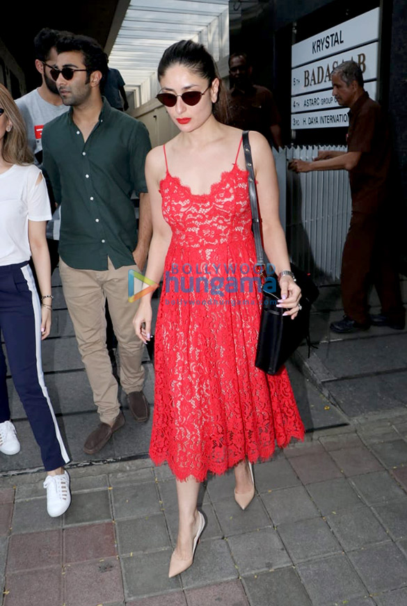 kareena kapoor khan ridhima kapoor and aadhar armaan jain spotted at hakkasan in bandra 2