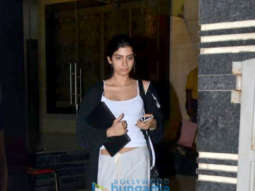 Khushi Kapoor snapped at a clinic in Juhu