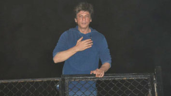 King of Bollywood Shah Rukh Khan celebrates his birthday with a sea of fans!!!