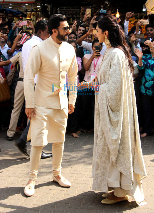 newlyweds ranveer singh and deepika padukone snapped at siddhivinayak temple 4