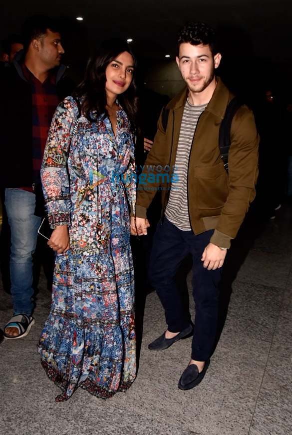 pooja hegde ameesha patel abhishek bachchan and others snapped at the airport 006 2
