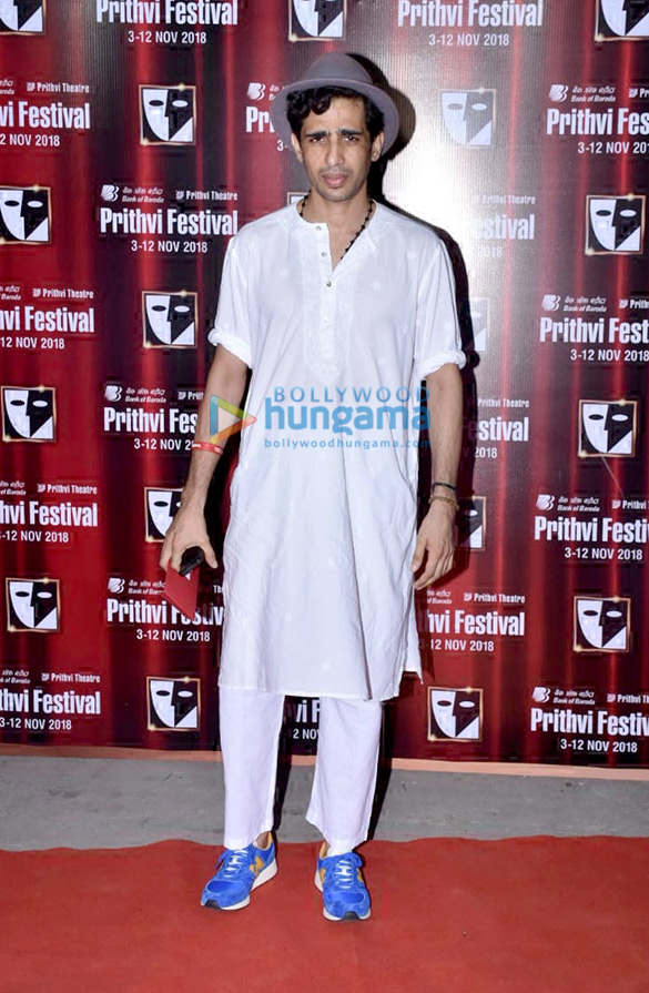 ranbir kapoor and celebs grace the opening of prithvi theatre festival at royal opera house 3