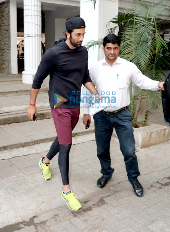 ranbir kapoor spotted in bandra 001 1