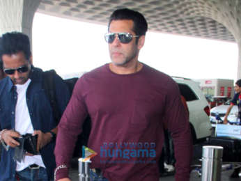 Ranveer Singh, Deepika Padukone, Parineeti Chopra and others snapped at the airport