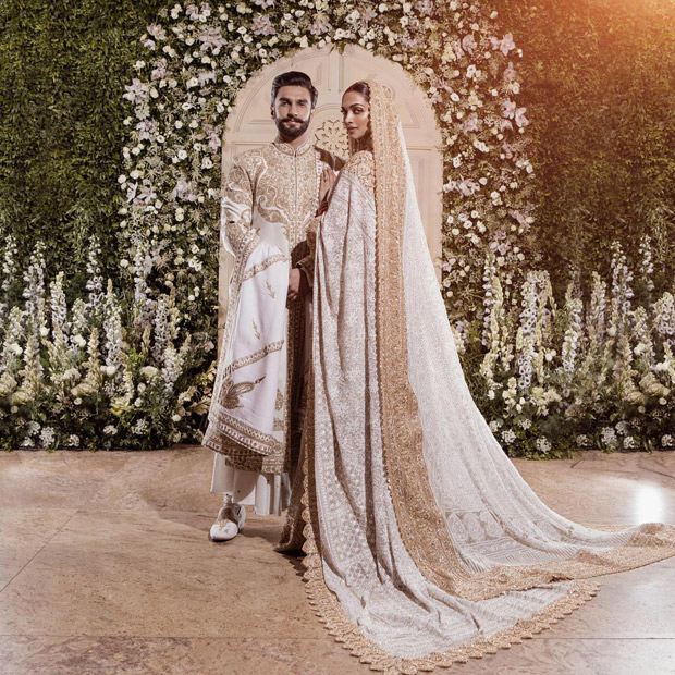 Ranveer Singh & Deepika Padukone look impressive beyond imagination at their 2nd wedding reception