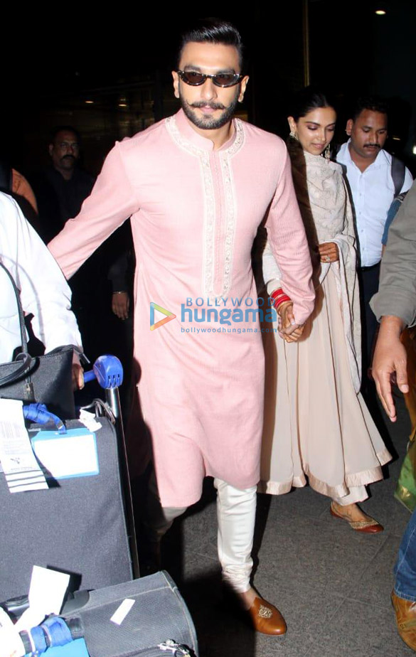 ranveer singh and deepika padukone arrive in mumbai after bengaluru reception 6