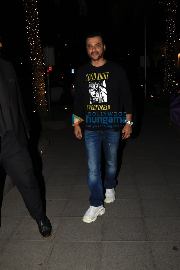 sanjay kapoor vicky kaushal and kainaat arora spotted at yauatcha in bkc 1