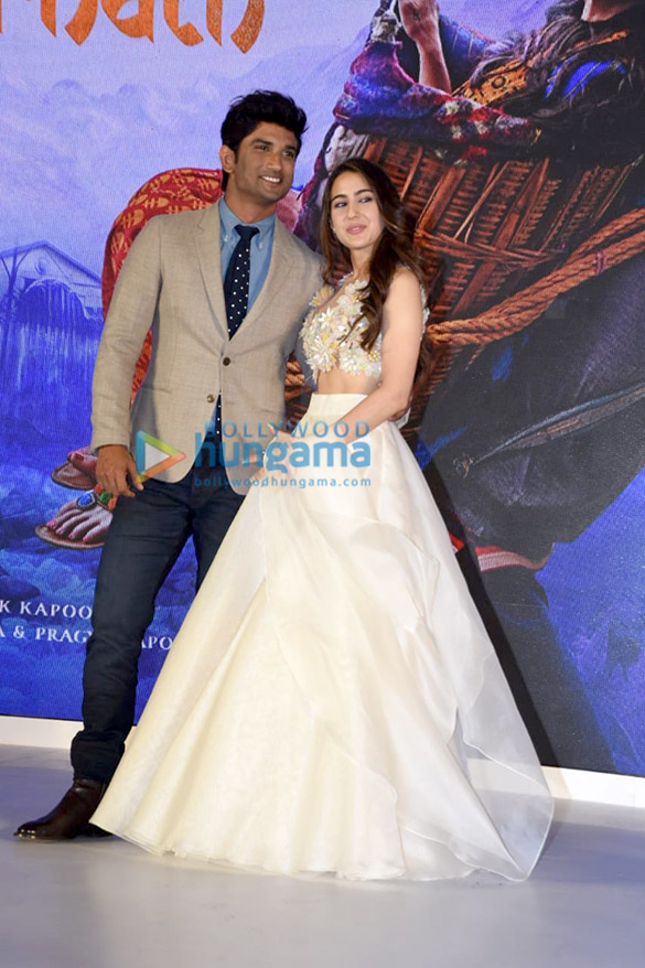 sara ali khan sushant singh rajput and others snapped at the trailer launch of kedarnath 005 3