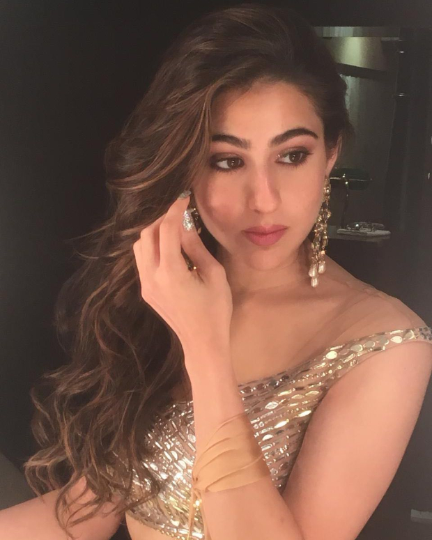 Sara Ali Khan in Abu Jani - Sandeep Khosla for Diwali 2018 bash (2)