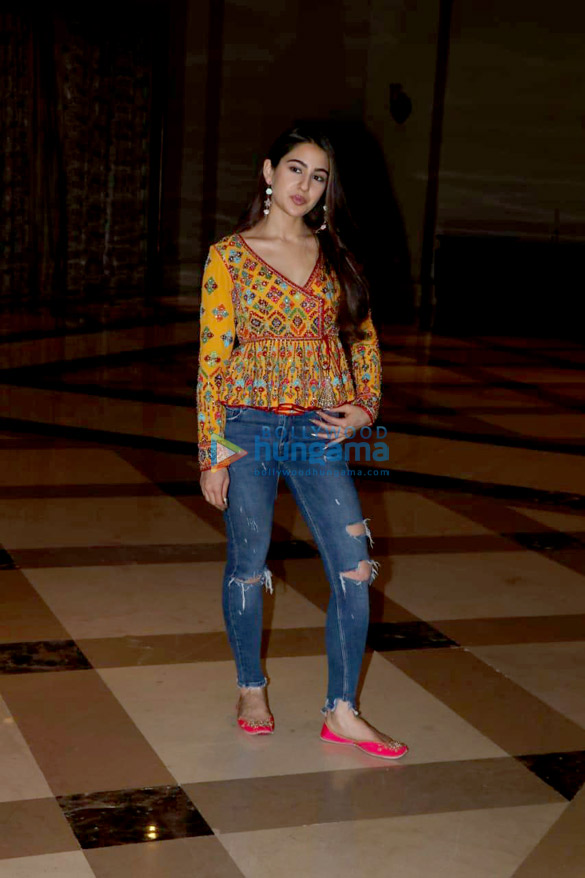 sara ali khan snapped during kedarnath promotions at jw marriott in juhu 3
