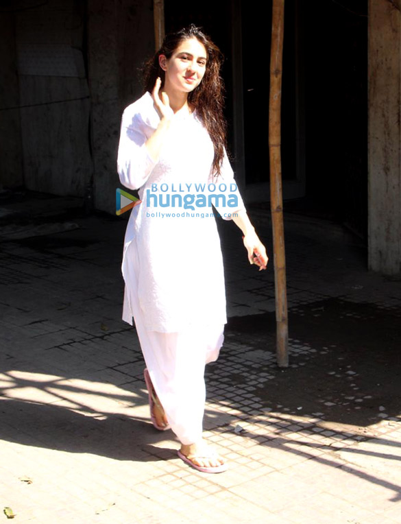 Sara Ali Khan spotted outside the gym Sara Ali Khan spotted outside the gym