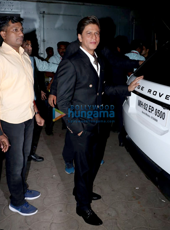 shah rukh khan snapped backstage at nsci dome in worli 3