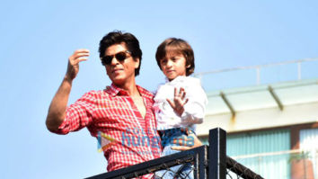 Shah Rukh Khan snapped greeting fans at Mannat