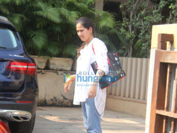 Shahid Kapoor, Mira Rajput and Misha Kapoor snapped in Juhu