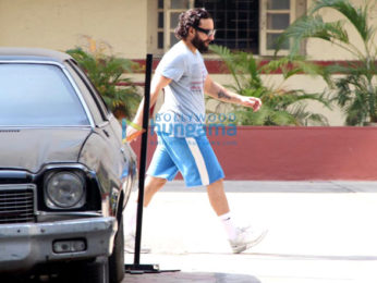 Shahid Kapoor and Saif Ali Khan snapped at the gym