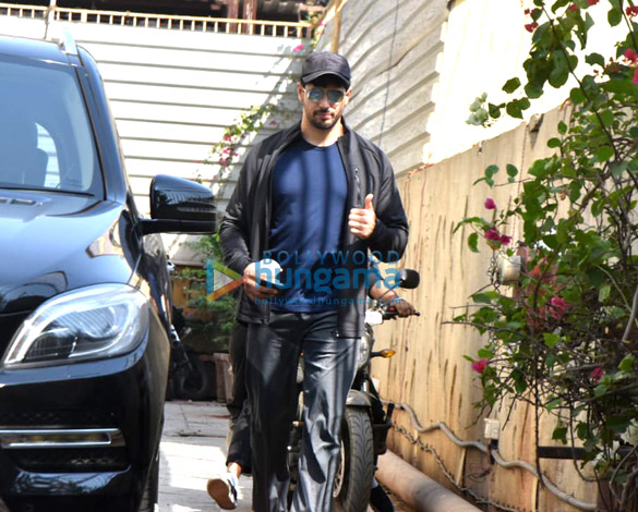 sidharth malhotra spotted at reset gym 2