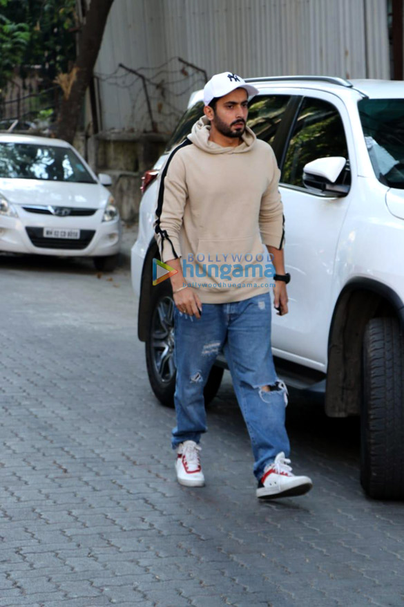 sunny singh spotted at coffee by dibella in juhu 4