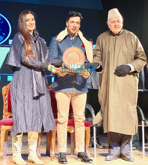 tabu and madhur bhandarkar felicitated at kashmir world film festival in srinagar 2