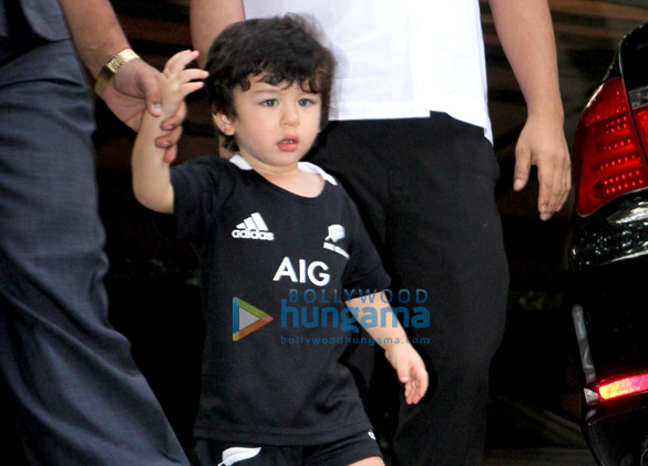Taimur Ali Khan and Inaaya Naumi Kemmu spotted in Bandra Taimur Ali Khan and Inaaya Naumi Kemmu spotted in Bandra