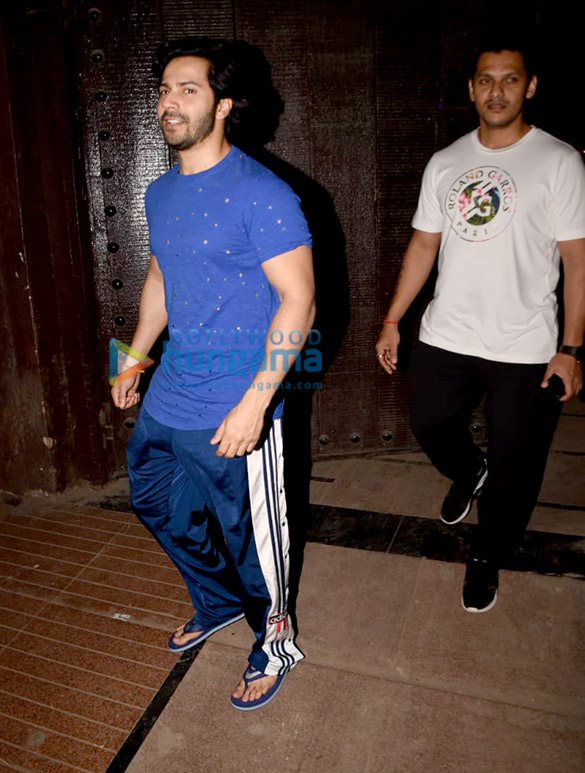 varun dhawan spotted at a gym in bandra 3
