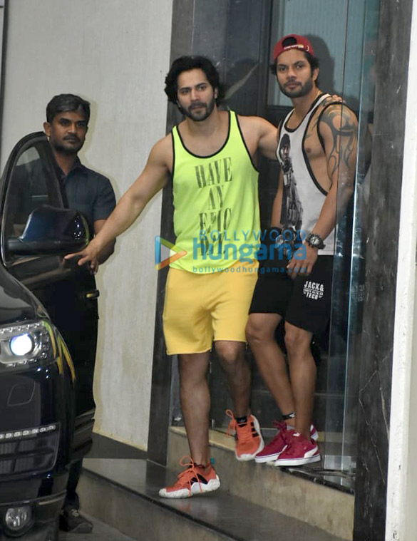varun dhawan spotted at the gym in bandra 2 4