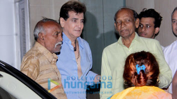 Jeetendra meet fans at Juhu