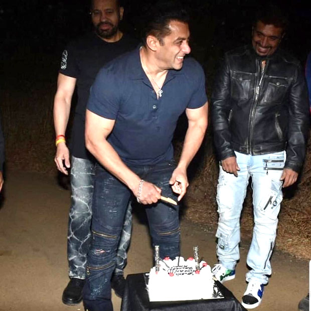 Salman Khan birthday| [PHOTOS] Salman Khan can't stop smiling as he cuts birthday  cake with paps at his Panvel farmhouse