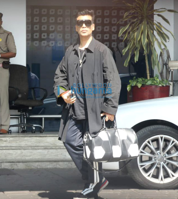 aishwarya rai bachchan varun dhawan abhishek bachchan and others snapped at the airport 5