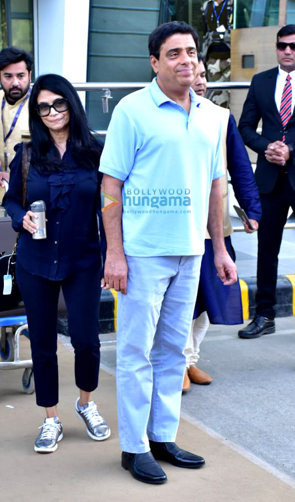 aishwarya rai bachchan varun dhawan abhishek bachchan and others snapped at the airport3 8