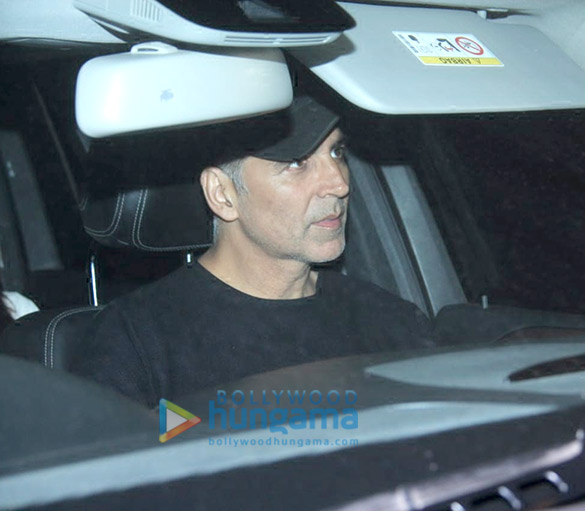 akshay kumar with twinkle and aarav kumar at soho house juhu 1