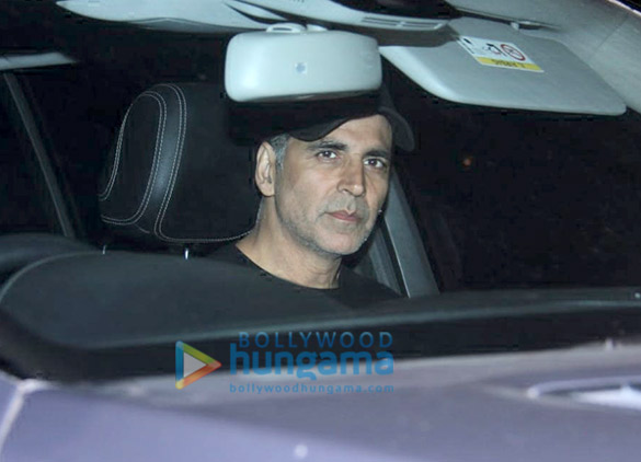 akshay kumar with twinkle and aarav kumar at soho house juhu 4
